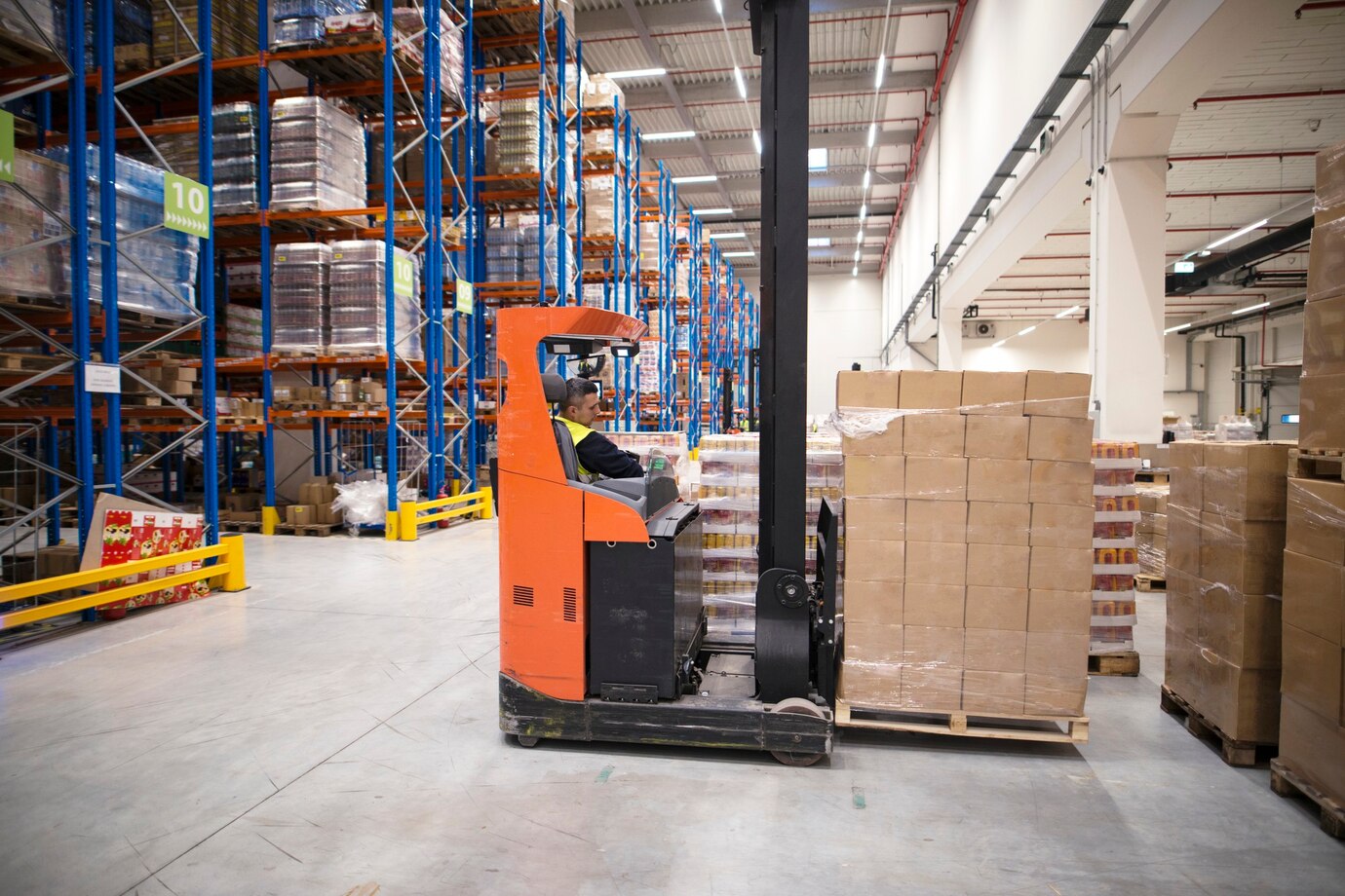 How Can Outsourcing Warehouse Storage & Shipping Benefit Your Business?
